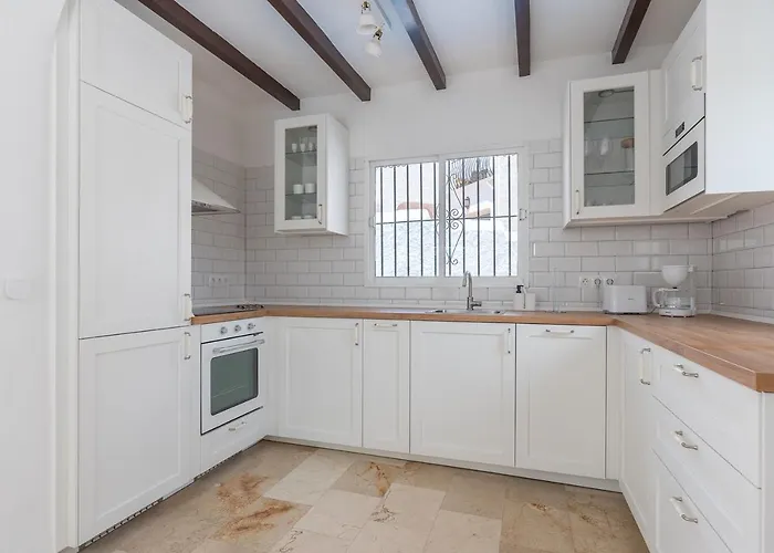 Lovely House With Private Pool In Burriana! Feriehus Nerja