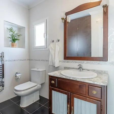 Lovely House With Private Pool In Burriana! Feriehus